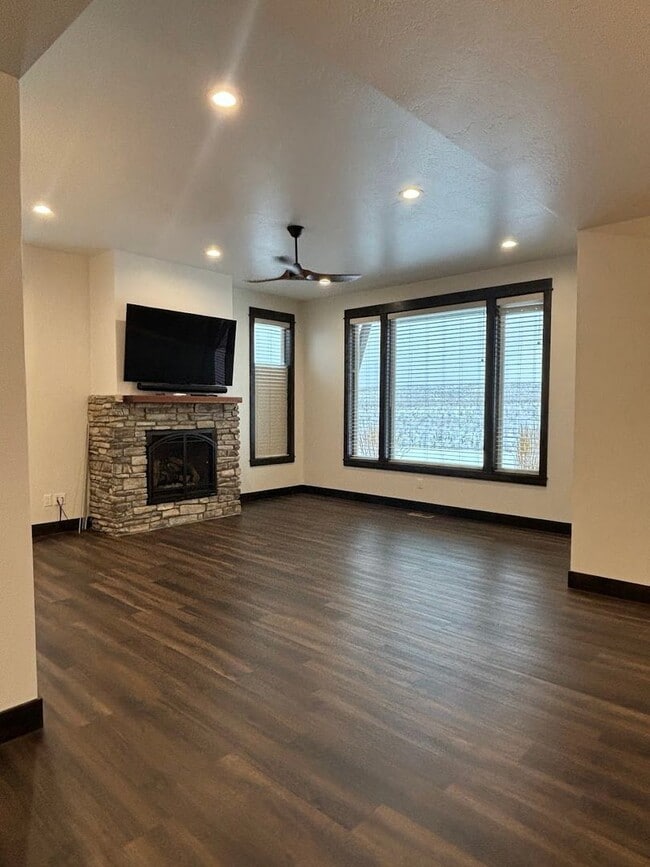 Building Photo - Stunning 4-bedroom, 3-bathroom home in The Ranch Club