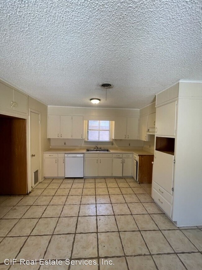 Building Photo - 3 br, 2 bath House - 1218 Parkdale Dr.