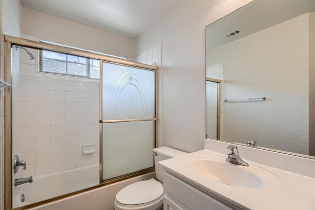 Building Photo - 2608 Dryden St