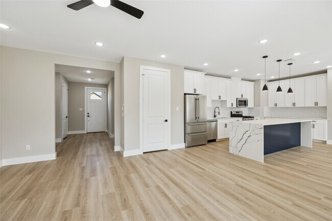 Building Photo - 2618 Martinas Ct