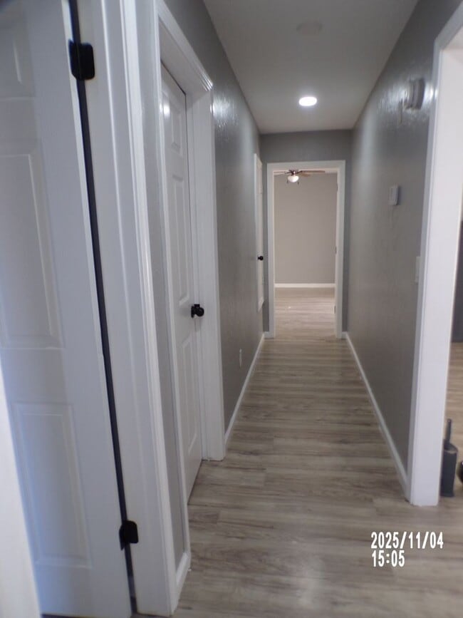 Building Photo - Fresh Paint!!, New Flooring and Granite Co...