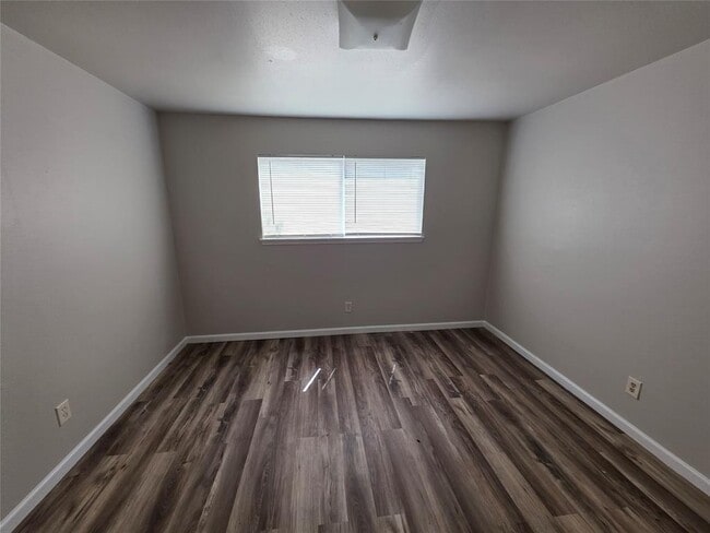 Building Photo - 9723 Huntington Way Dr
