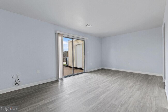 Building Photo - 8145 Community Dr