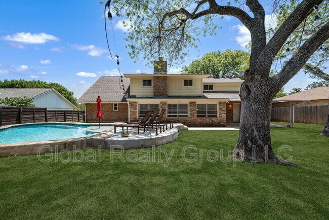 Building Photo - 133 Thomas Edison Dr