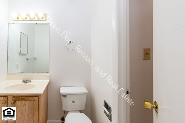 Building Photo - 15030 Tally Ho Dr