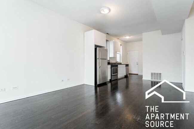 Building Photo - 2438 N Ashland Ave