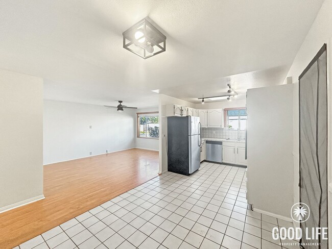 Building Photo - Beautiful 3B/2BA w/ Large Yard, 2 Car Garage & RV Parking!