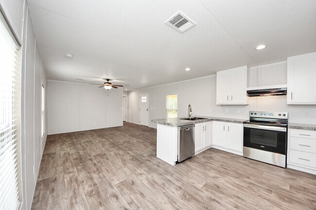 Building Photo - 1560 Brown Rd