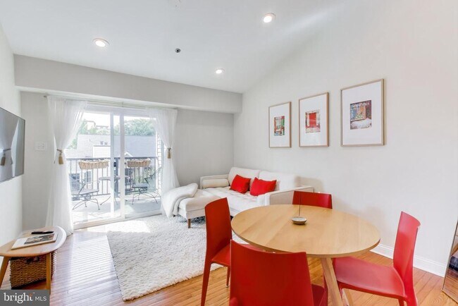 Building Photo - 3315 Wyndham Cir