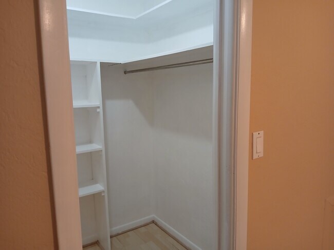 Building Photo - 5682 45th Ave N