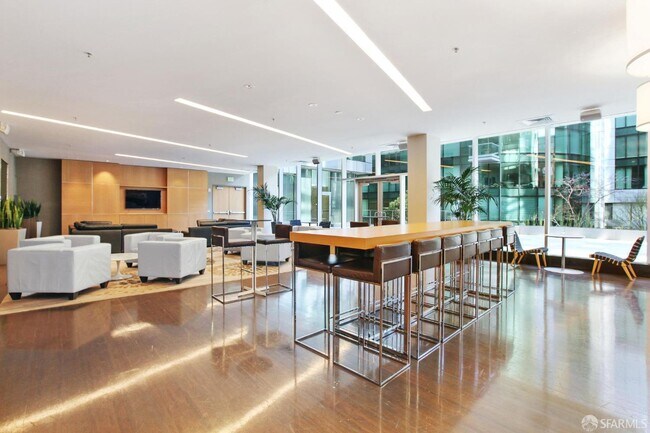 Building Photo - 301 Main St