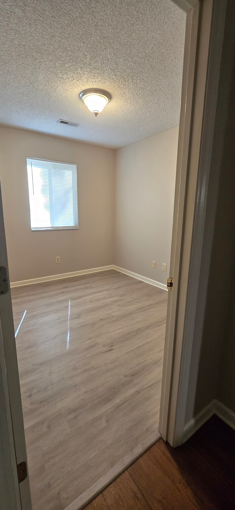 Building Photo - 2025A Stoneycreek Dr