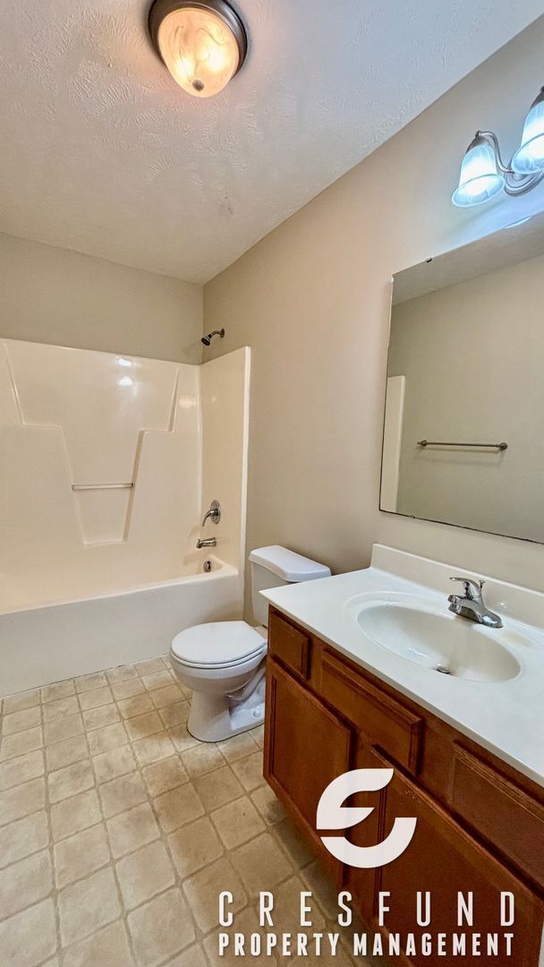 Building Photo - 3 Bed, 2.5 Bath Townhome - READY FOR YOU T...