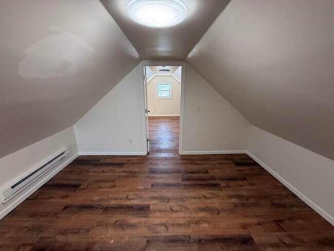 Building Photo - 129 W 20th St