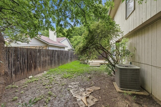 Building Photo - 6733 Dandelion Dr