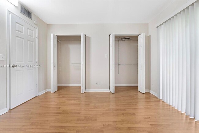 Building Photo - 800 SW 131st Ave