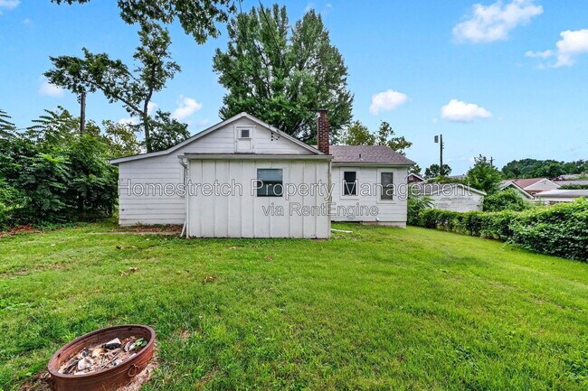 Building Photo - 6737 Fyler Ave