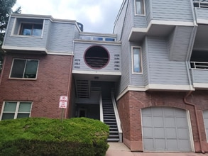 Building Photo - 1074 Acapulco Ct