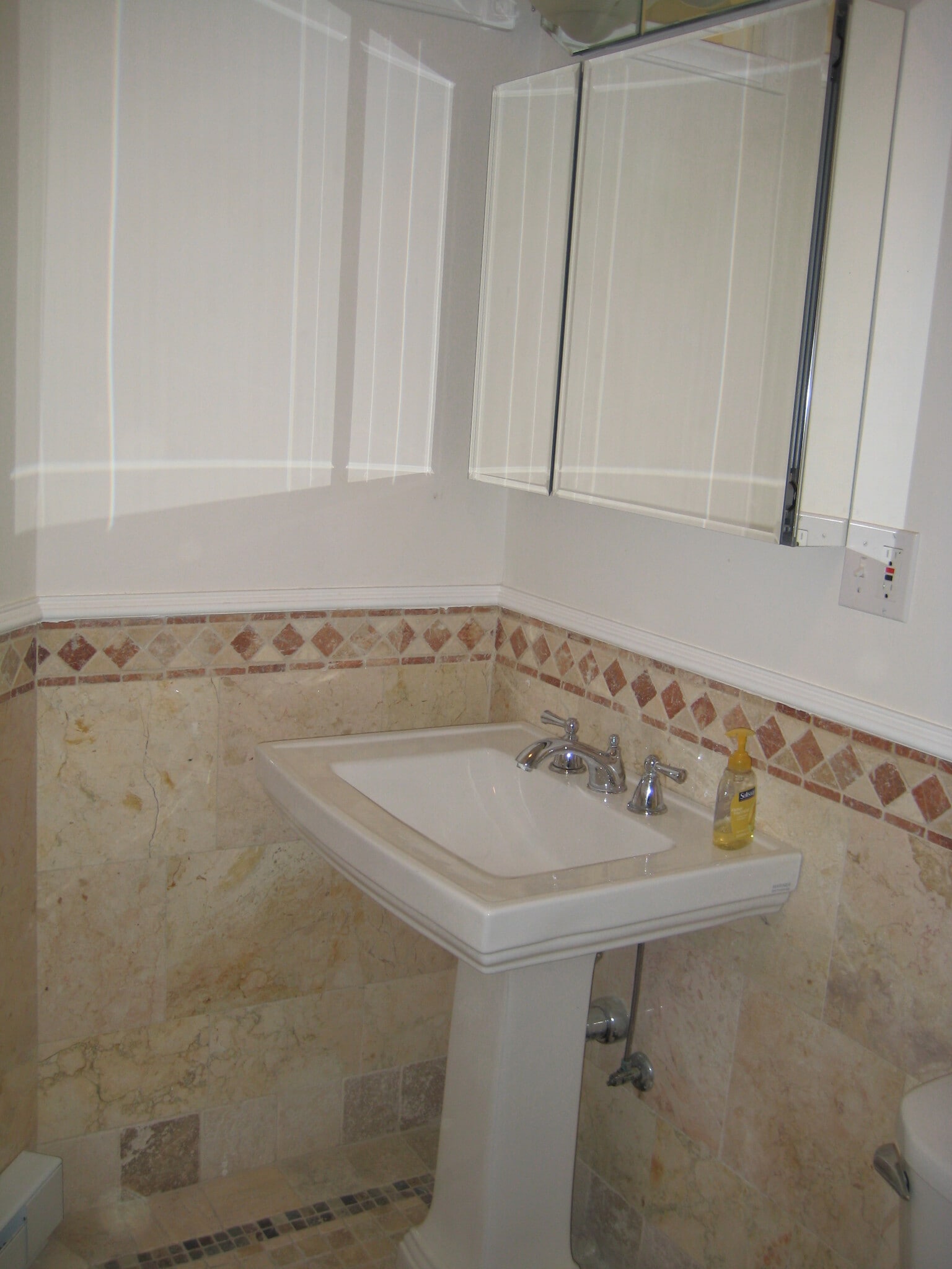 Bathroom 2 - 71 Putnam Ave