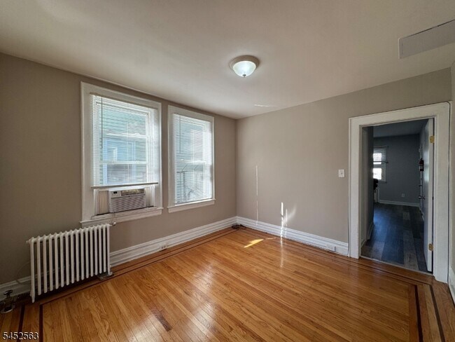 Building Photo - 271 Davis Ave