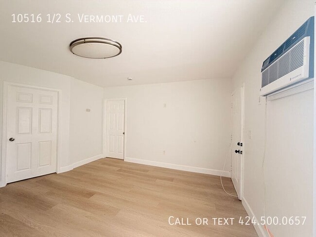 Building Photo - 10516 1/2 S. Vermont Ave.-