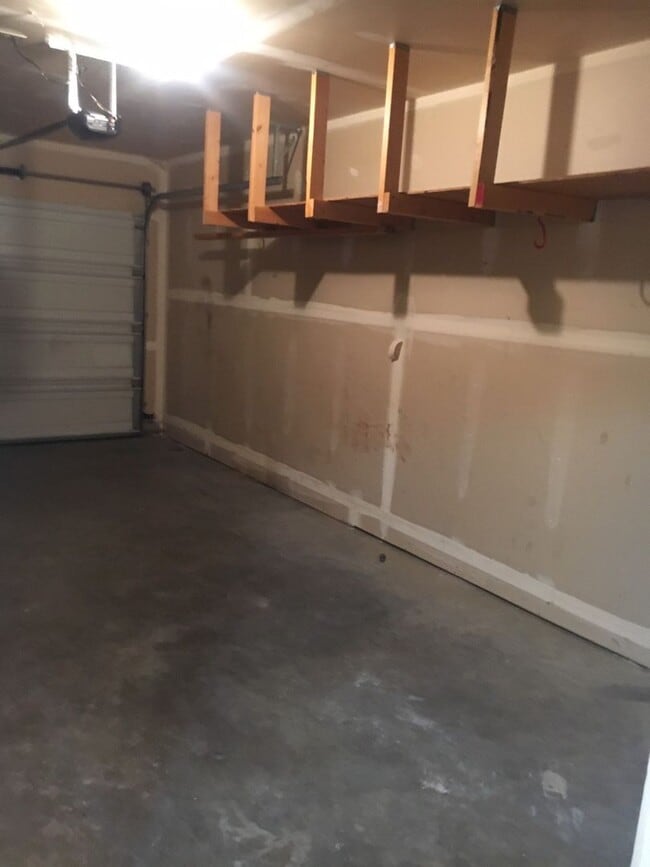 Building Photo - 3 Bedroom 1.5 Bathroom 4plex