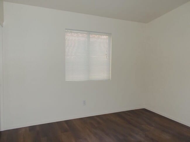 Building Photo - Charming Single-Story Home with 3 Bedrooms...