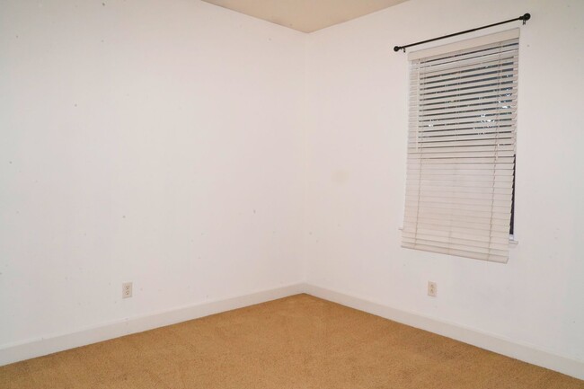 Building Photo - Beautiful 4 bed/ 3.5 bath in Natomas!