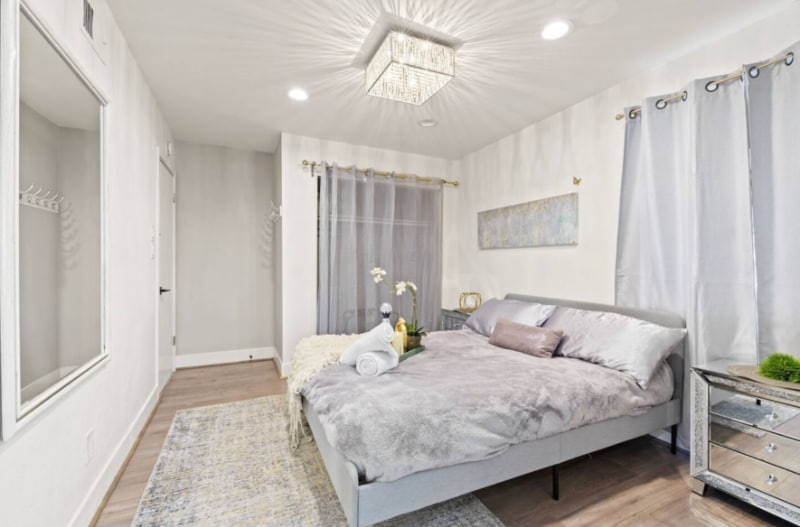 Building Photo - 6099 Scripps St