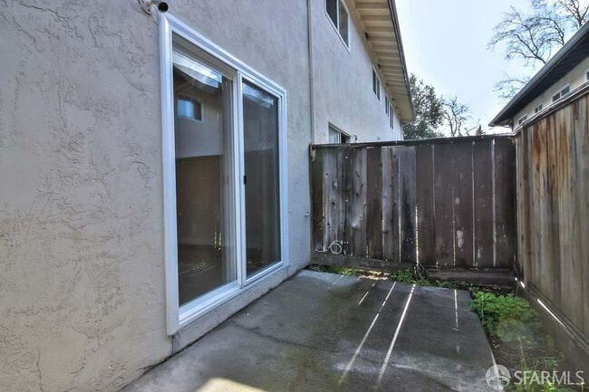 Building Photo - 46728 Crawford St