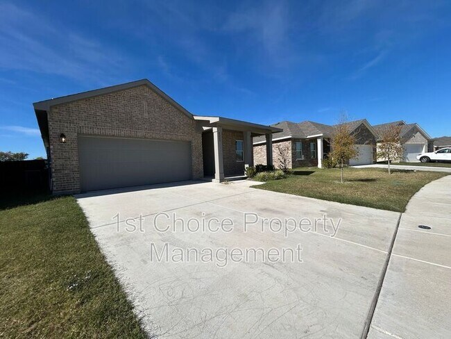 Building Photo - 8229 Pitchfork Dr