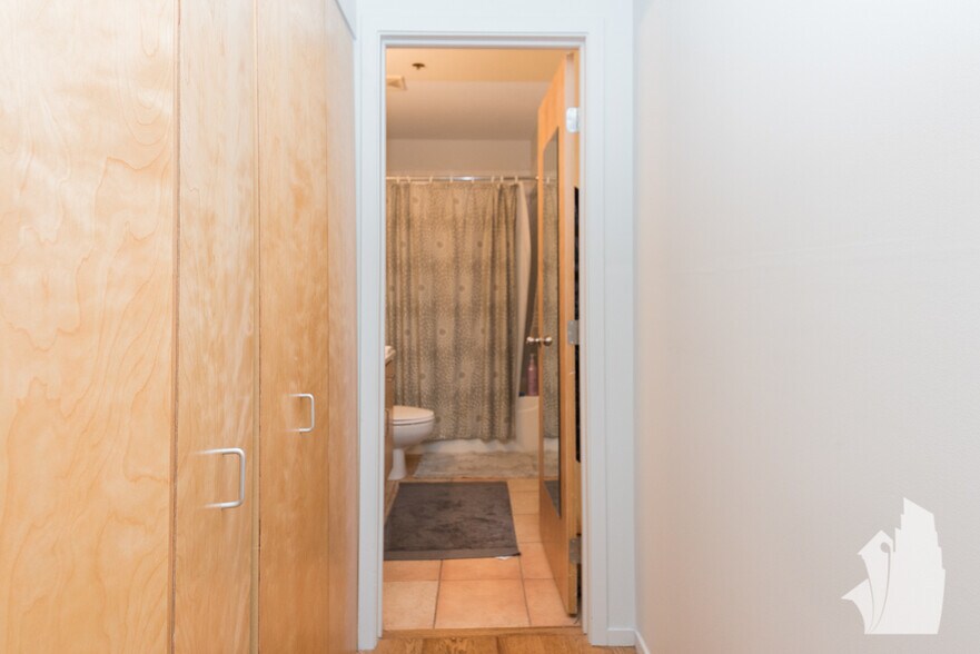 Building Photo - 2300 W Wabansia Ave