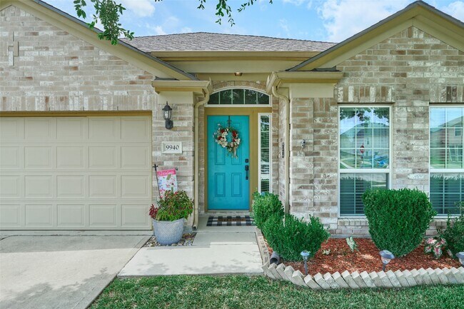 Building Photo - 9940 Yearling Pl