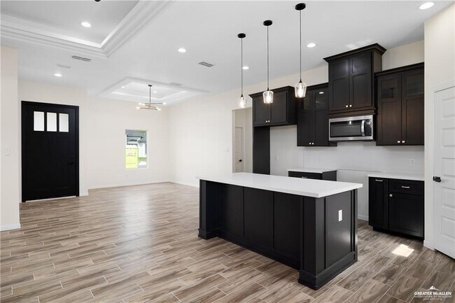 Building Photo - 306 Frankie Ave