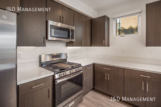 Building Photo - 5845-5855 RILEY STREET-5845