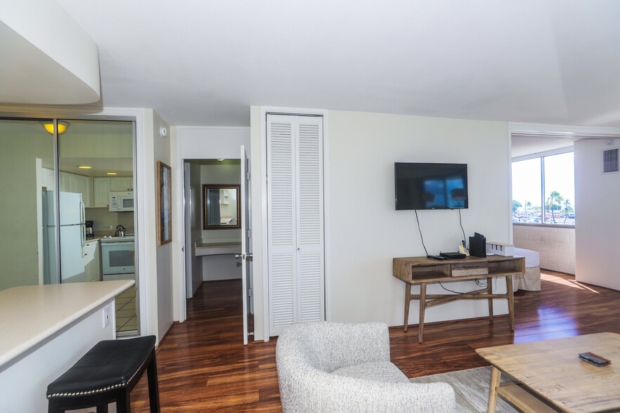 Building Photo - 1765 Ala Moana Blvd