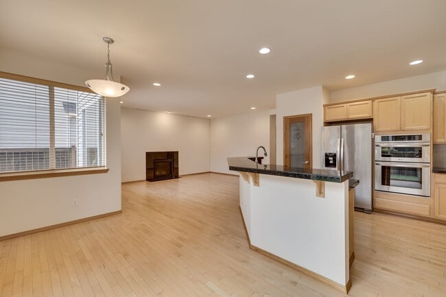 Building Photo - For Rent | Stunning 4-Bedroom Home in Brookside Estates