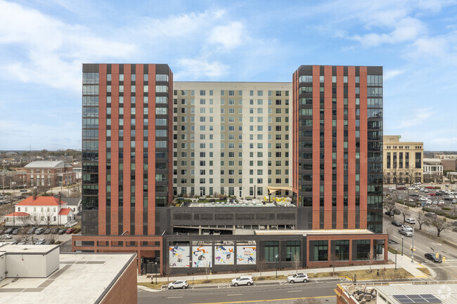 Building Photo - The Standard at Columbia