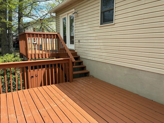 Building Photo - 111 Everette Pl