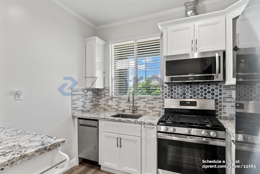 Building Photo - 1419 Flickinger Ave