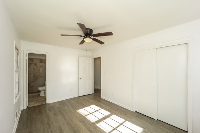 Building Photo - 6537 Bussell Way