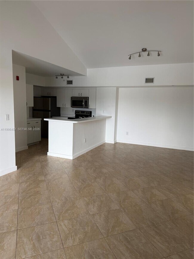 Building Photo - 2640 S University Dr