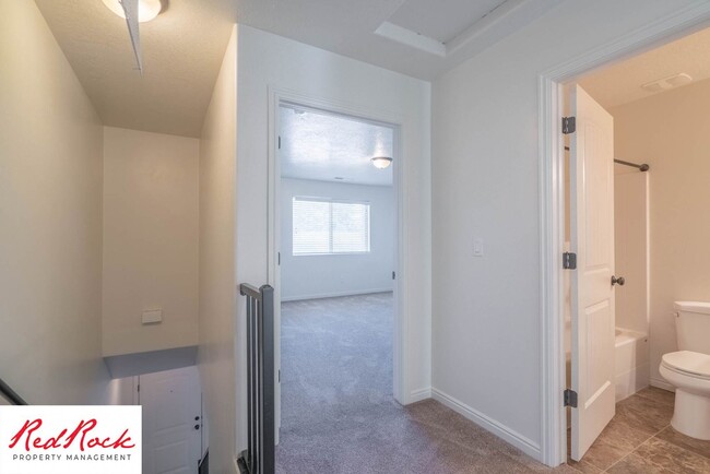 Building Photo - DOG-FRIENDLY 3 Bedroom Townhome with INTER...