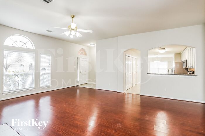 Building Photo - 12307 Thoreau Dr
