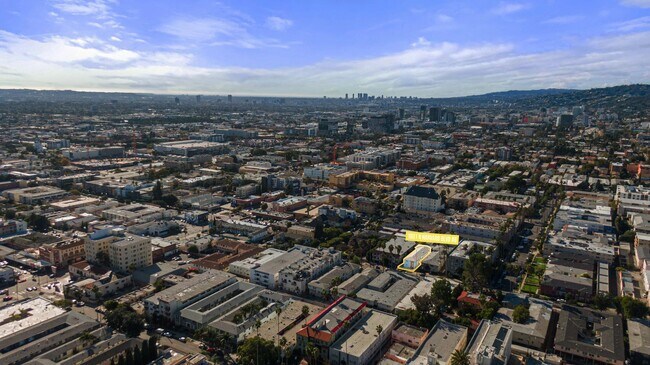 Building Photo - 1801 N. Harvard Blvd