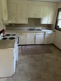 Building Photo - 250 E Olive Rd