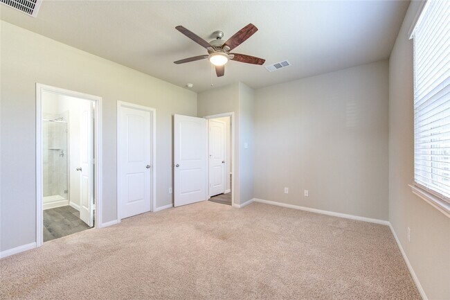 Building Photo - 2534 Sturgeon Wy