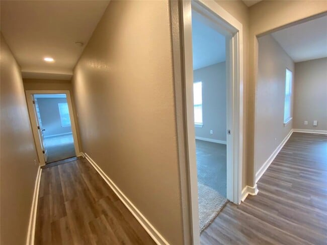Building Photo - 6402 Auburn Dr