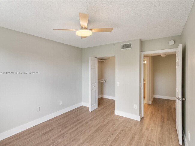 Building Photo - 155 NW 96th Terrace