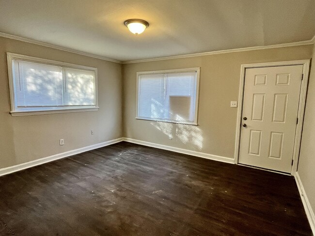 Building Photo - 2703 Wingate Ave